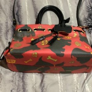 7x11 gorgeous Dooney Bourke red Scottish Twrrier